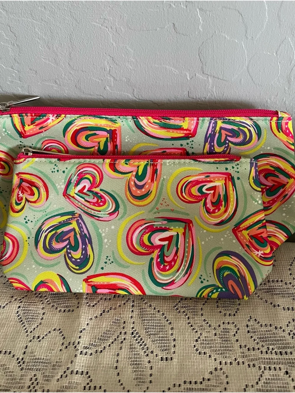 Colorful Heart Print Cosmetic Pouch Set - Pink Zipper